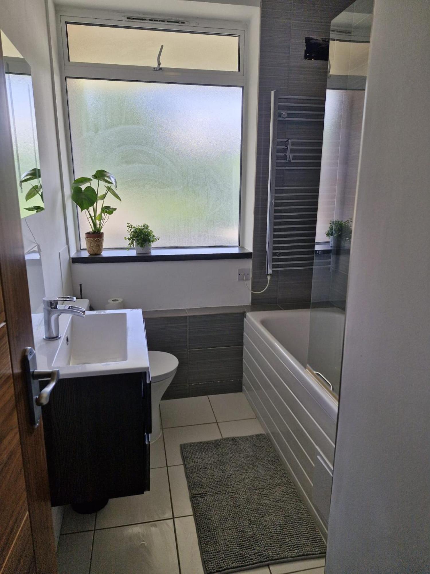 Bright Spacious Airy 2 Bed Flat Ealing kerület Kültér fotó